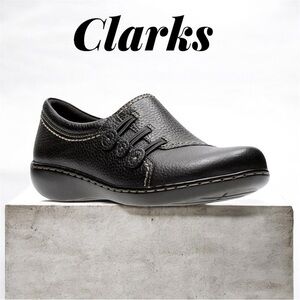 Clarks Women’s black Leather ‘Ashland Effie’ Slip-On Comfort Shoe. Size 8.5 New!